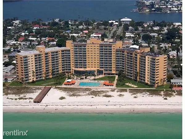 Building with olympic size pool facing the beach. - 880 Mandalay Ave #C812