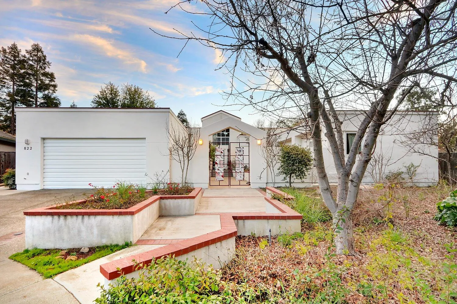822 Peregrine Ave photo 1