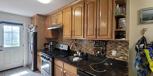 Rented by Metropolis International Realty Inc.