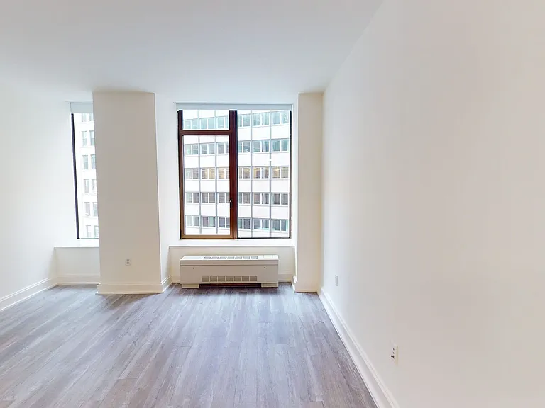 10 Hanover Square — Photo 64