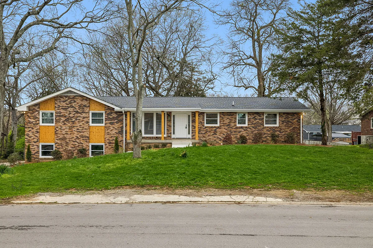 Building Photo - 108 Crestmont Dr