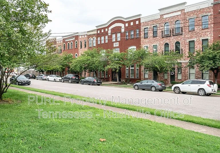 760 Wedgewood Park #305 — Photo 21