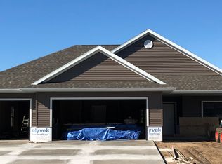 802 Oak Timber Dr, Onalaska, WI 54650