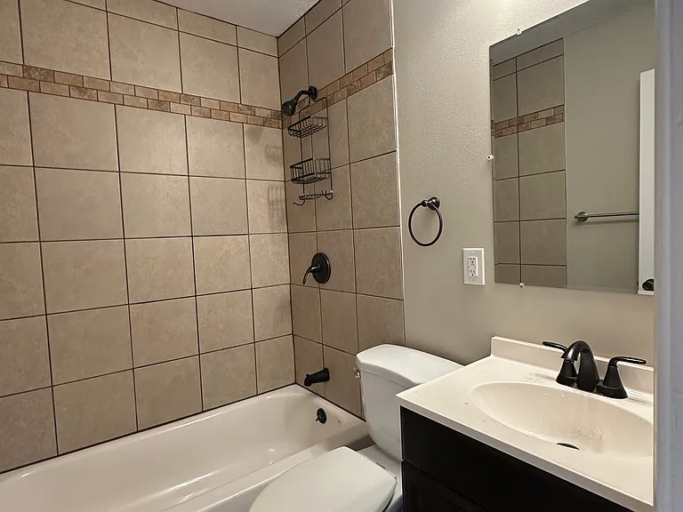 4933 N Oakley Ave — Photo 11