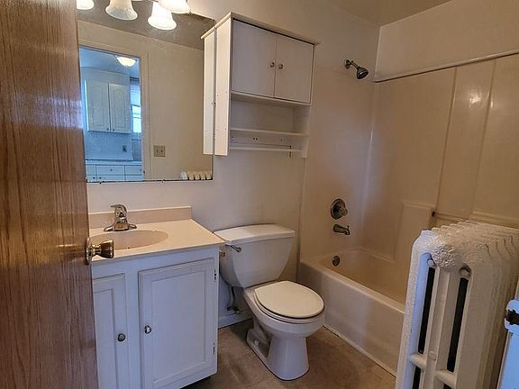 5th image of 1619 Hubbard Ave APT 1