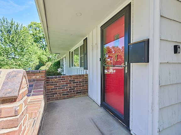 5th image of 7717 Briar St #1
