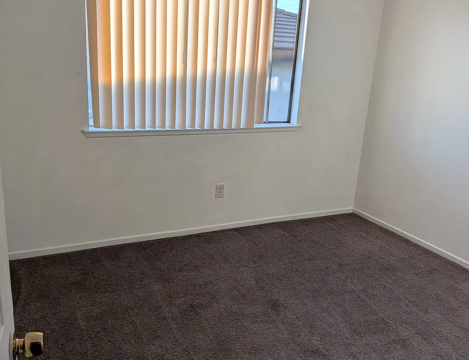2 bed, 882 sqft, $2,000 — Photo 1