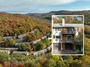 806 Mountainside Dr, Southfields, NY 10975