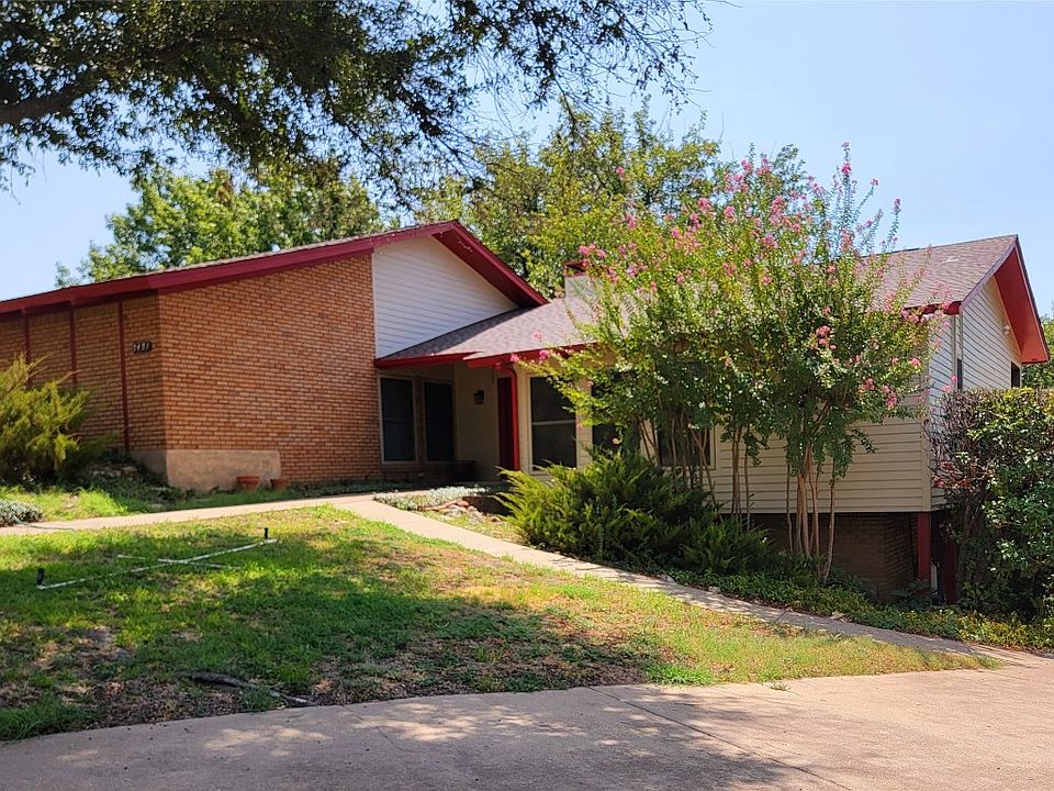 1st image of 7451 Aspen Wood Ct