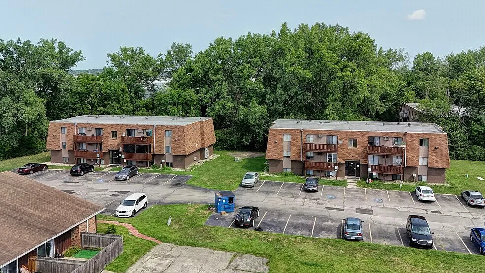 2 bed, 700 sqft, $925 — Photo 1