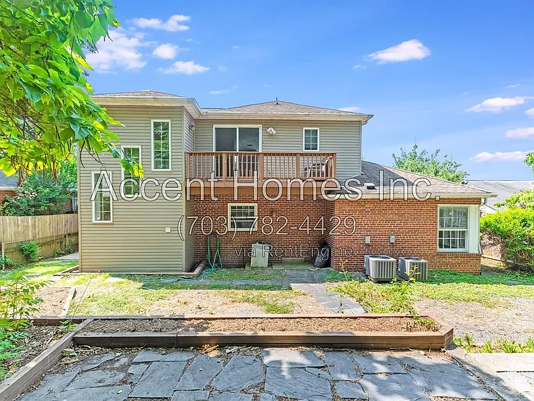 813 31st St S — Photo 36