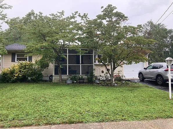 121 Mill St, South Toms River, NJ 08757