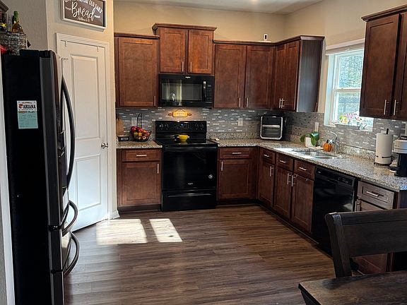 4th image of 280 Morning Dr