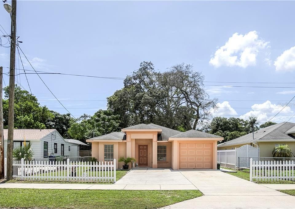 1st image of 9512 N Oakleaf Ave