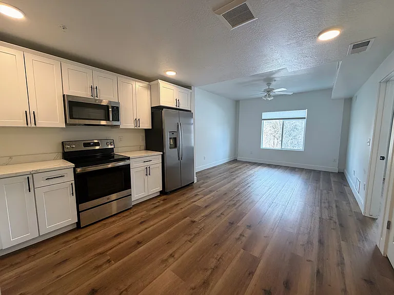 98 E Center St #211 — Photo 4