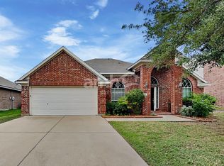 812 Chestnut Ave, Burleson, TX 76028