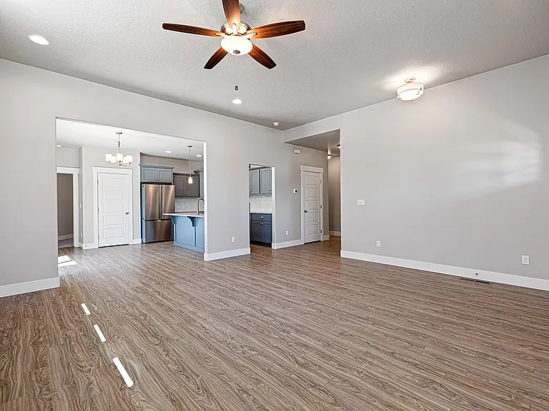 635 S Tylee Way — Photo 18