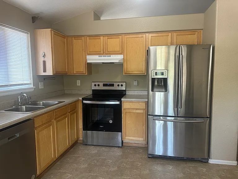 6218 Poudre Way — Photo 2