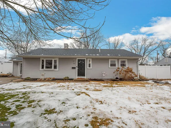 809 Trenton Rd, Fairless Hills, PA 19030