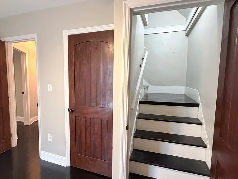 1074 E Columbus St — Photo 18