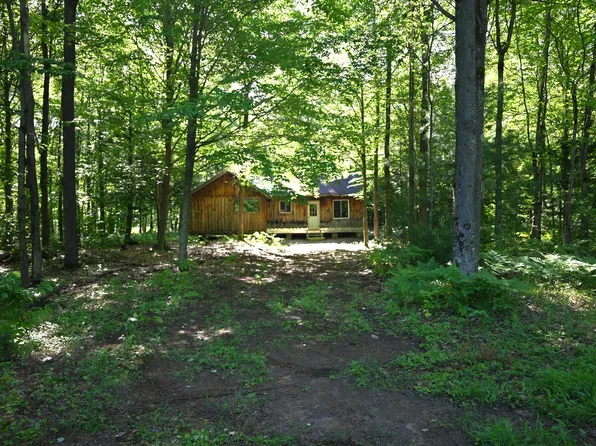 422 Stebbins Rd, Constable, NY 12926