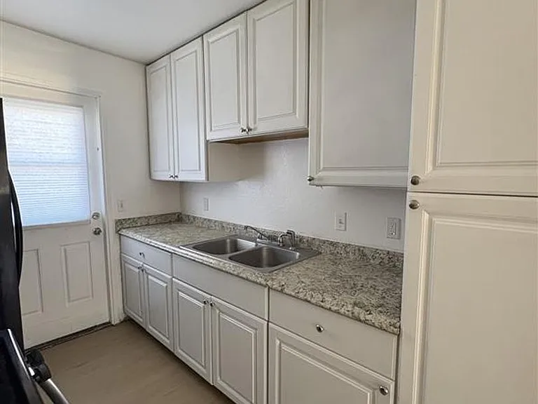 787 Cherry Ave — Photo 2