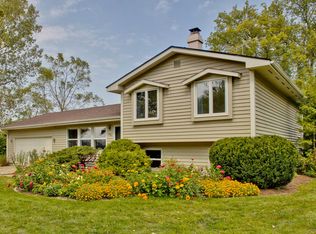 9516 Ballard Rd, Crystal Lake, IL 60014