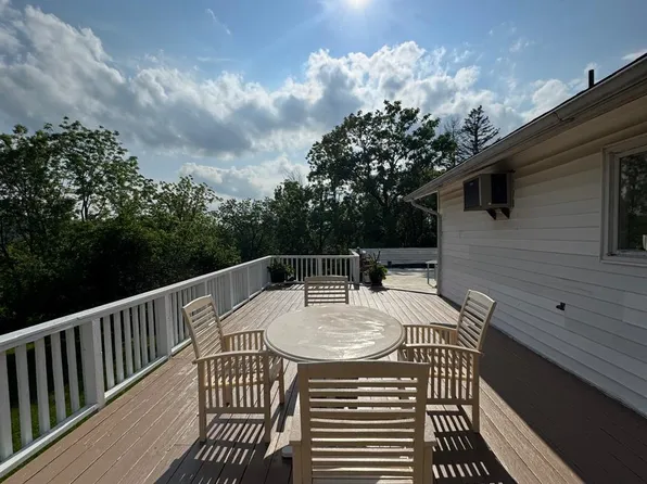 137 Honness Ln, Ithaca, NY 14850