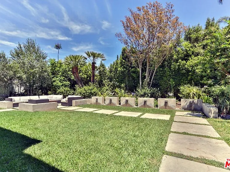5470 Katherine Ave — Photo 10