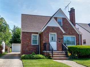 17509 Crestland Rd, Cleveland, OH 44119