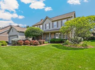 301 Stone Fence Rd, Vernon Hills, IL 60061