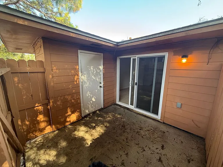 3399 Greenbriar Cir #2 — Photo 14