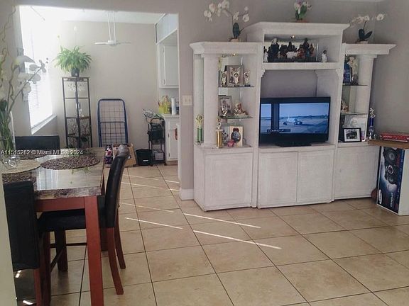 5th image of 1300 NE Miami Gardens Dr APT 620E