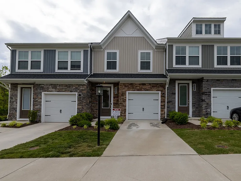 516 Rivanna Hill Way #E4 — Photo 3
