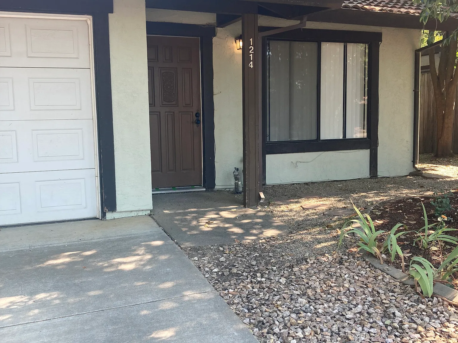 3 bed, 1221 sqft, $850 — Photo 1