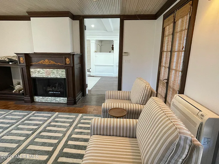 211 Cedar Ave — Photo 9