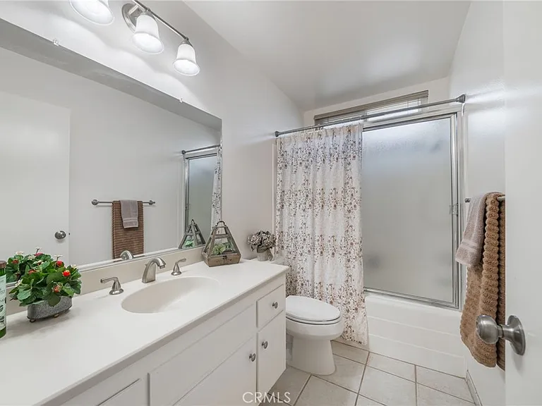 24382 Macedo Dr — Photo 22