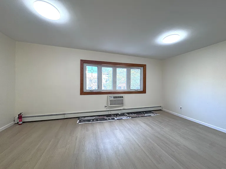 1285 Putnam Ave #1 — Photo 7
