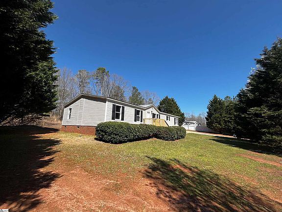 3rd image of 212 Creekstone Dr