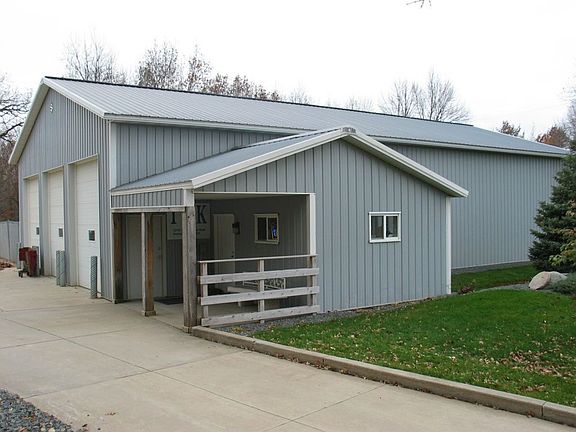 Out Building w/Office 