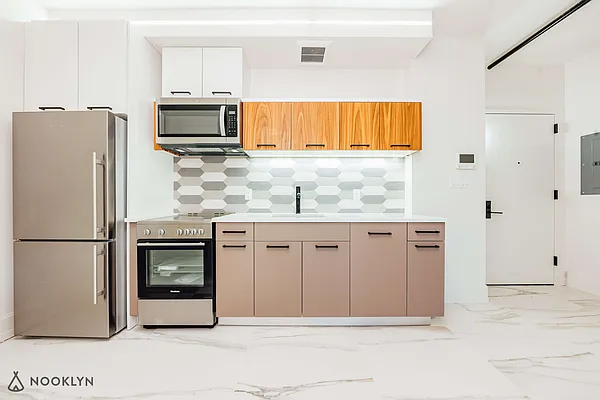 Rented by Nooklyn NYC LLC | media 54