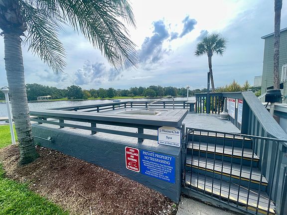 Ammenity:
pool and jaccuzzi