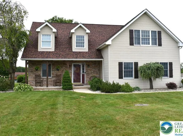 225 Zimmer Ct, Wind Gap, PA 18091