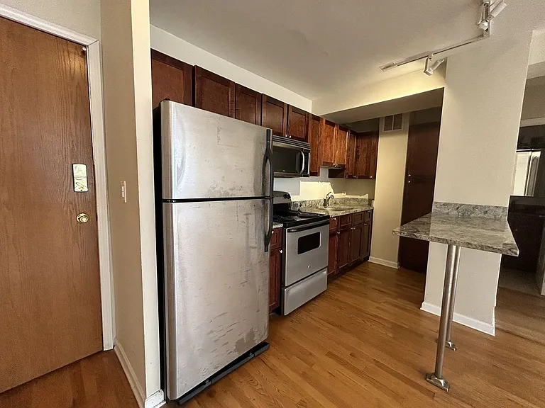 4180 Marine Terrace Apartments — Photo 148