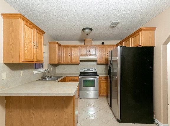 5th image of 225 Primavera Dr