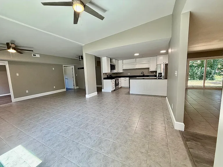 137 Forest Hills Dr — Photo 10