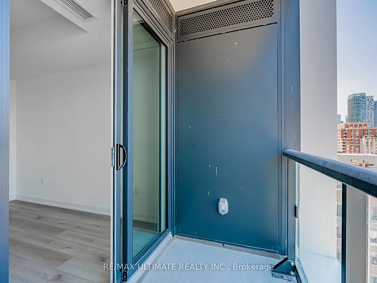 158 Front St E #1211 — Photo 25