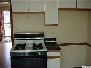 5th image of 5714 Laverne Ave
