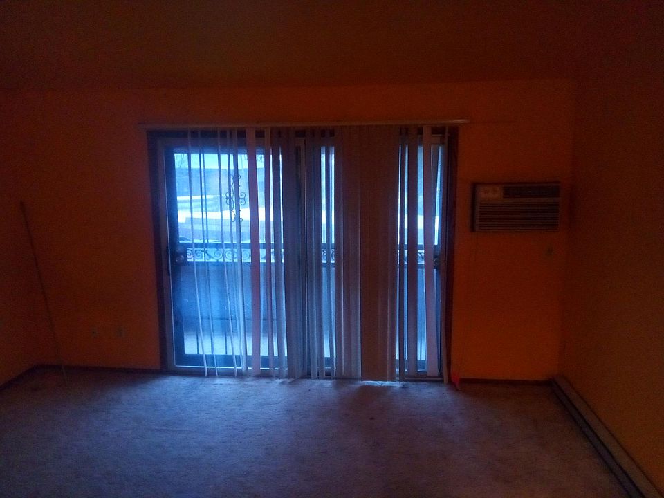 2nd image of 7733 W Sheridan Ave