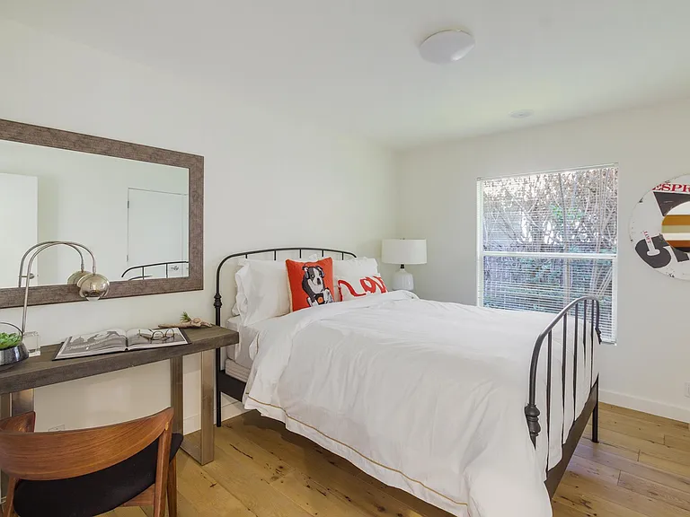 639 Brooks Ave — Photo 14